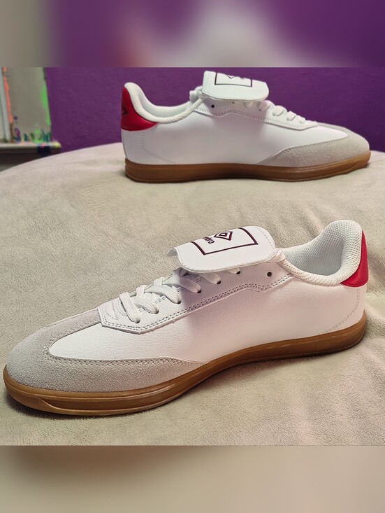 *NWOT* UMBRO \